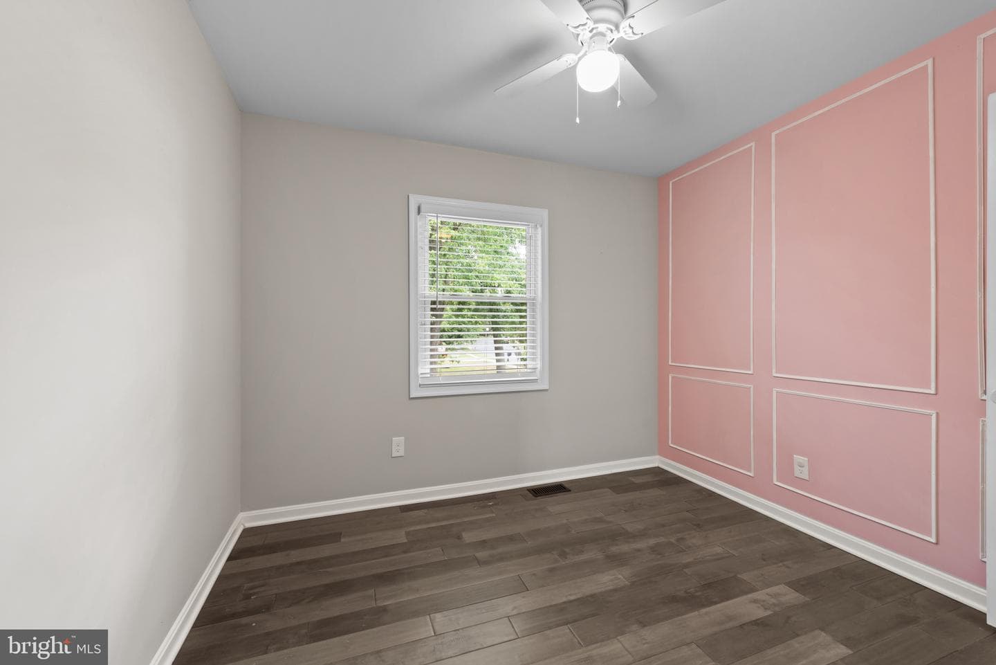 481 Eastwood Court photo 12