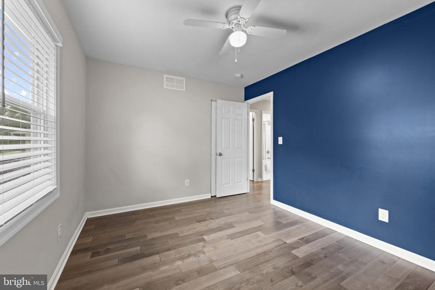 481 Eastwood Court photo 14