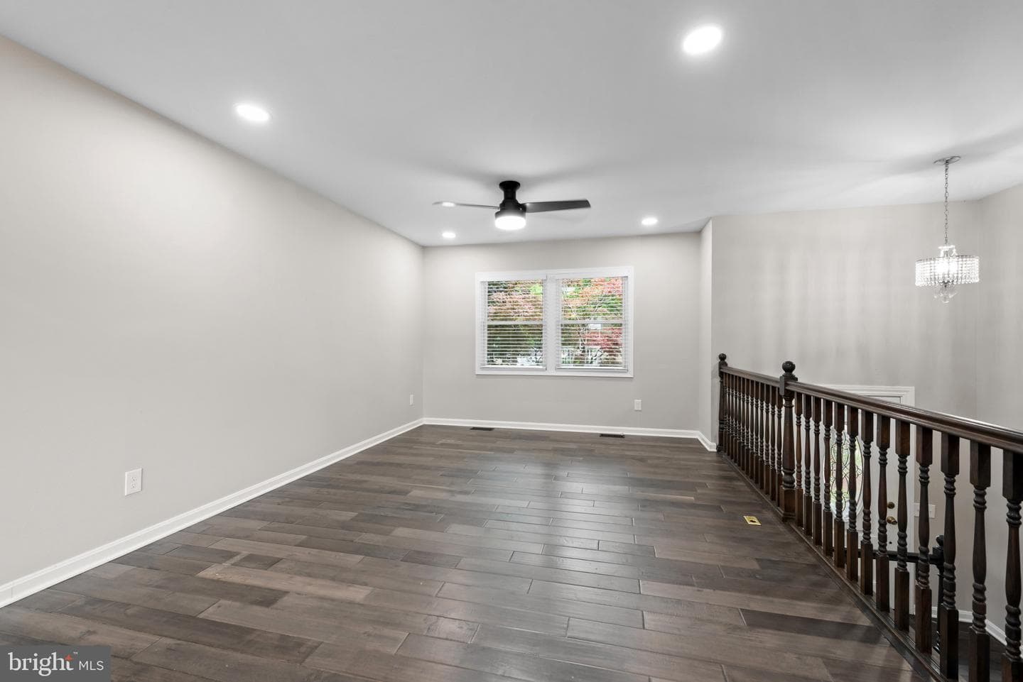 481 Eastwood Court photo 4