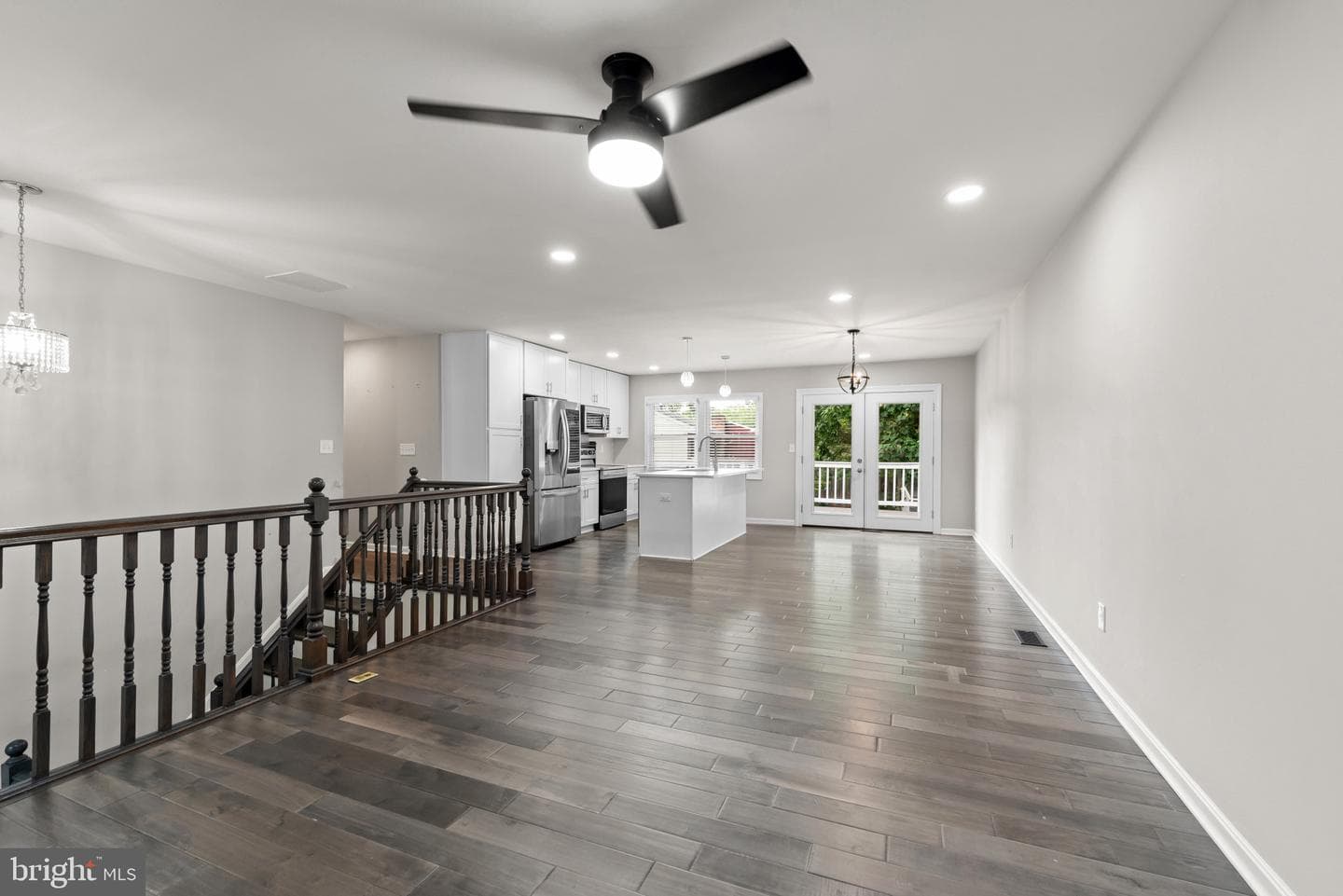 481 Eastwood Court photo 5