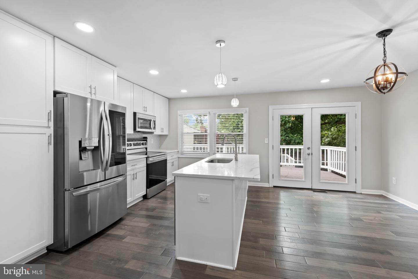 481 Eastwood Court photo 8