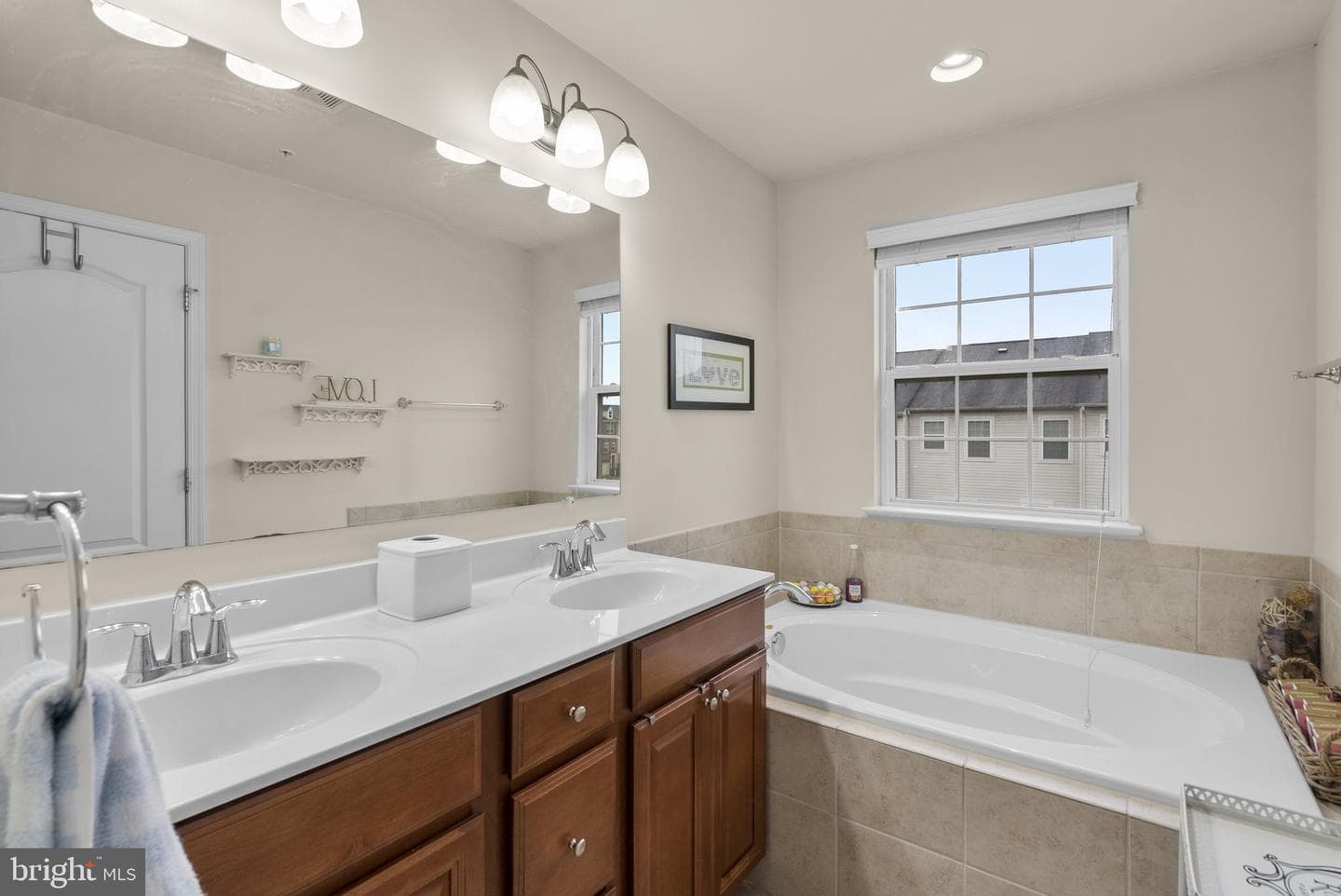 7621 Timbercross Lane photo 19