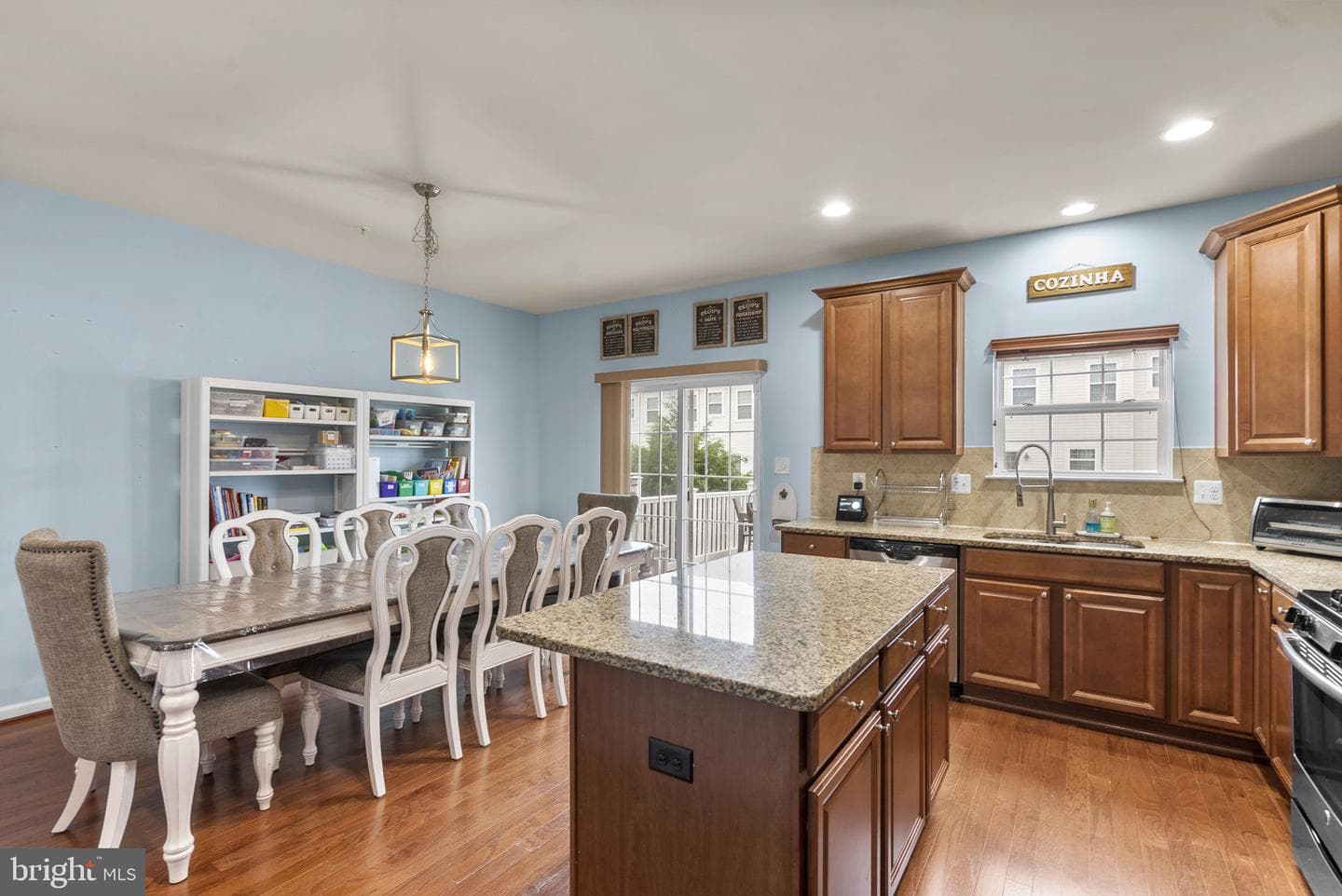 7621 Timbercross Lane photo 8