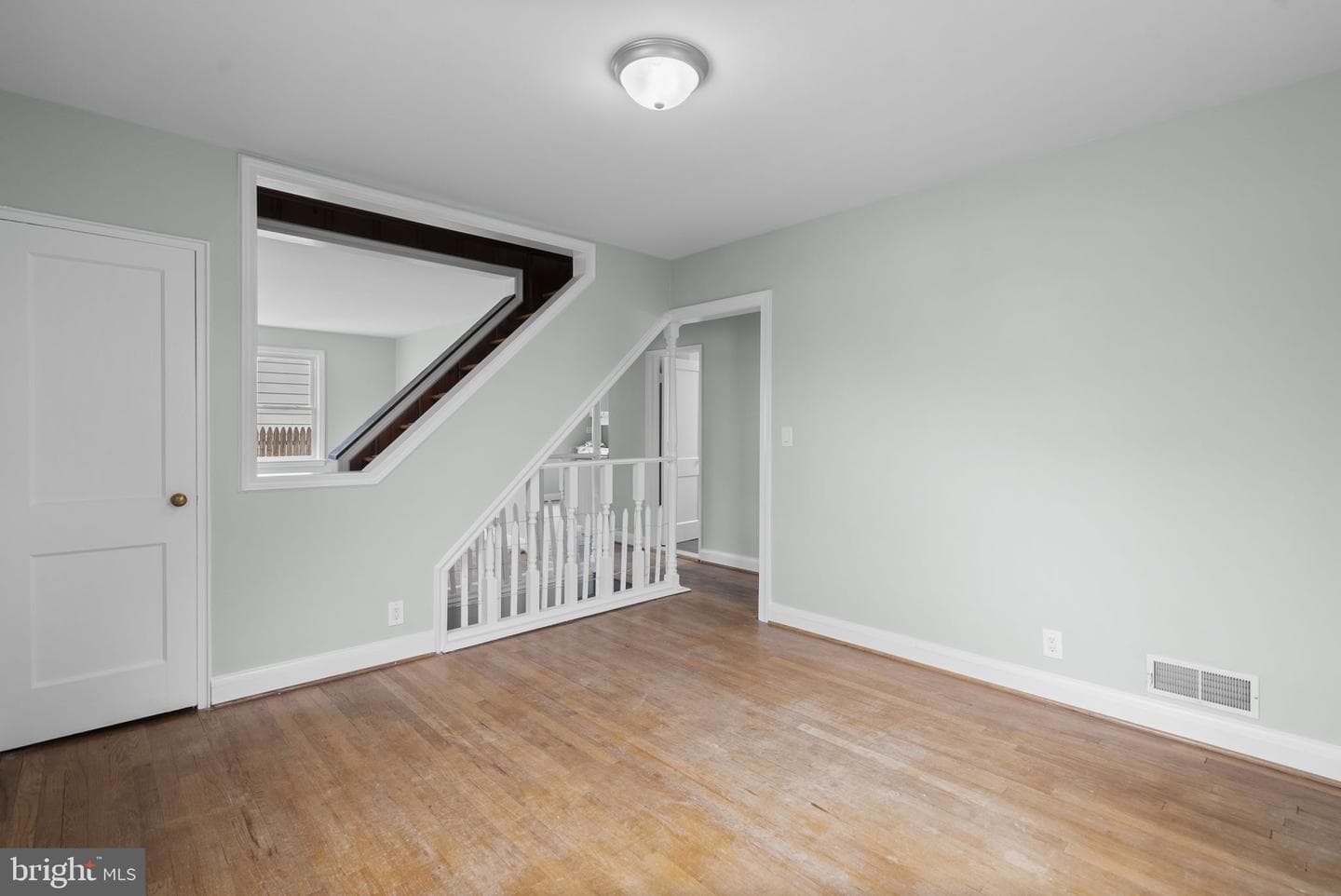 306 Vernon Ave photo 11