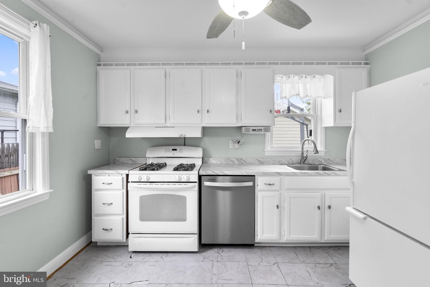 306 Vernon Ave photo 14
