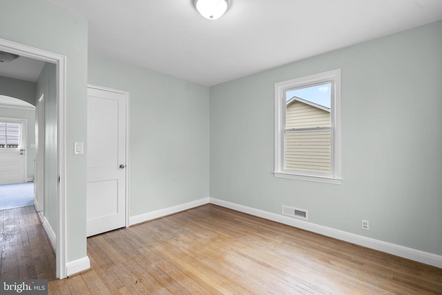 306 Vernon Ave photo 19