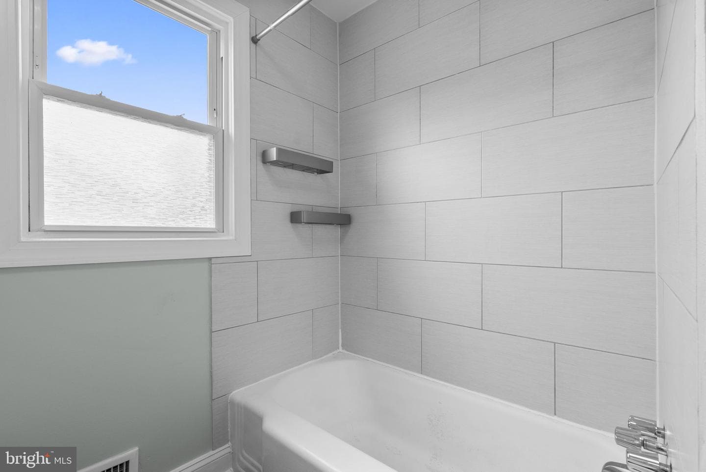 306 Vernon Ave photo 22