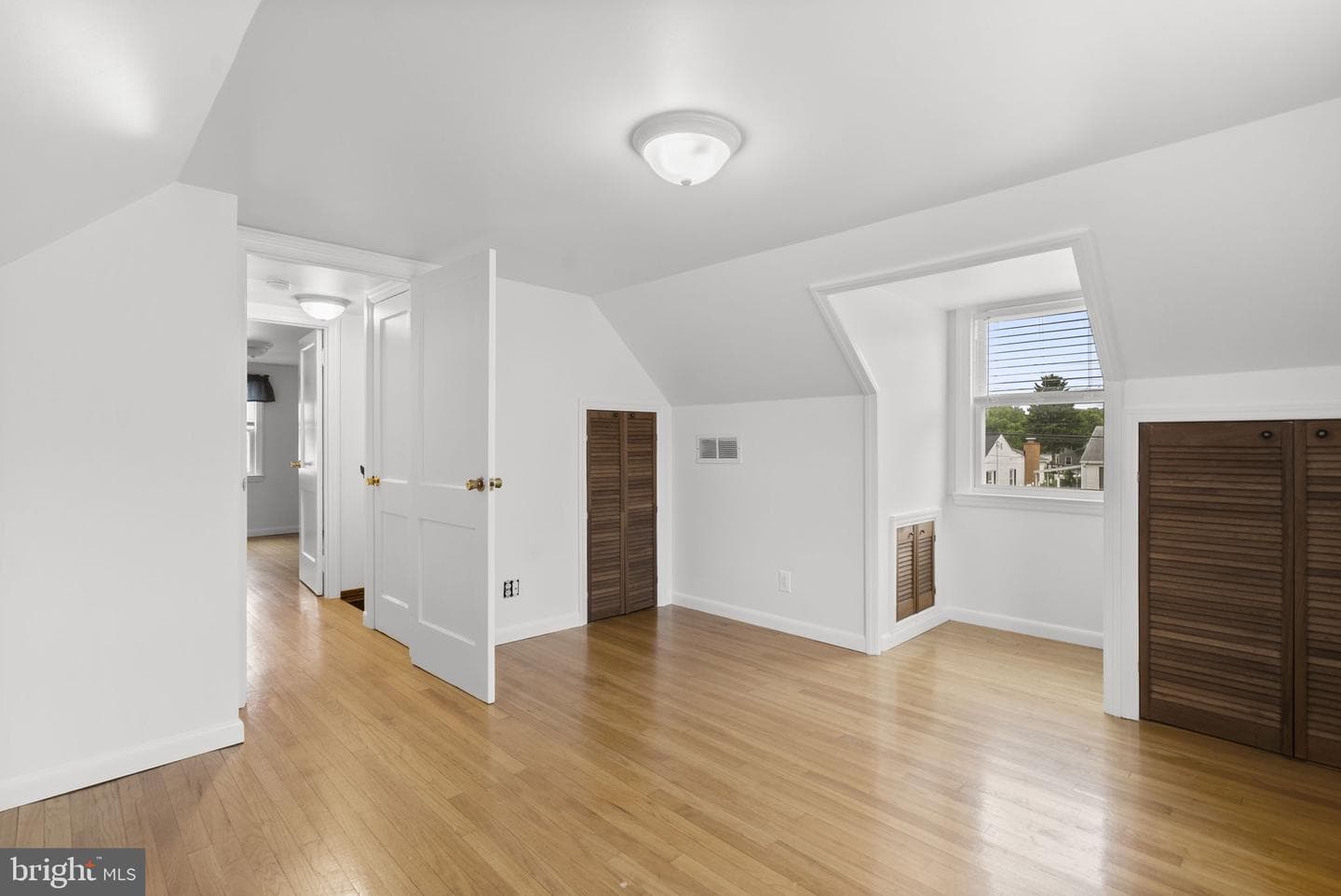 306 Vernon Ave photo 27