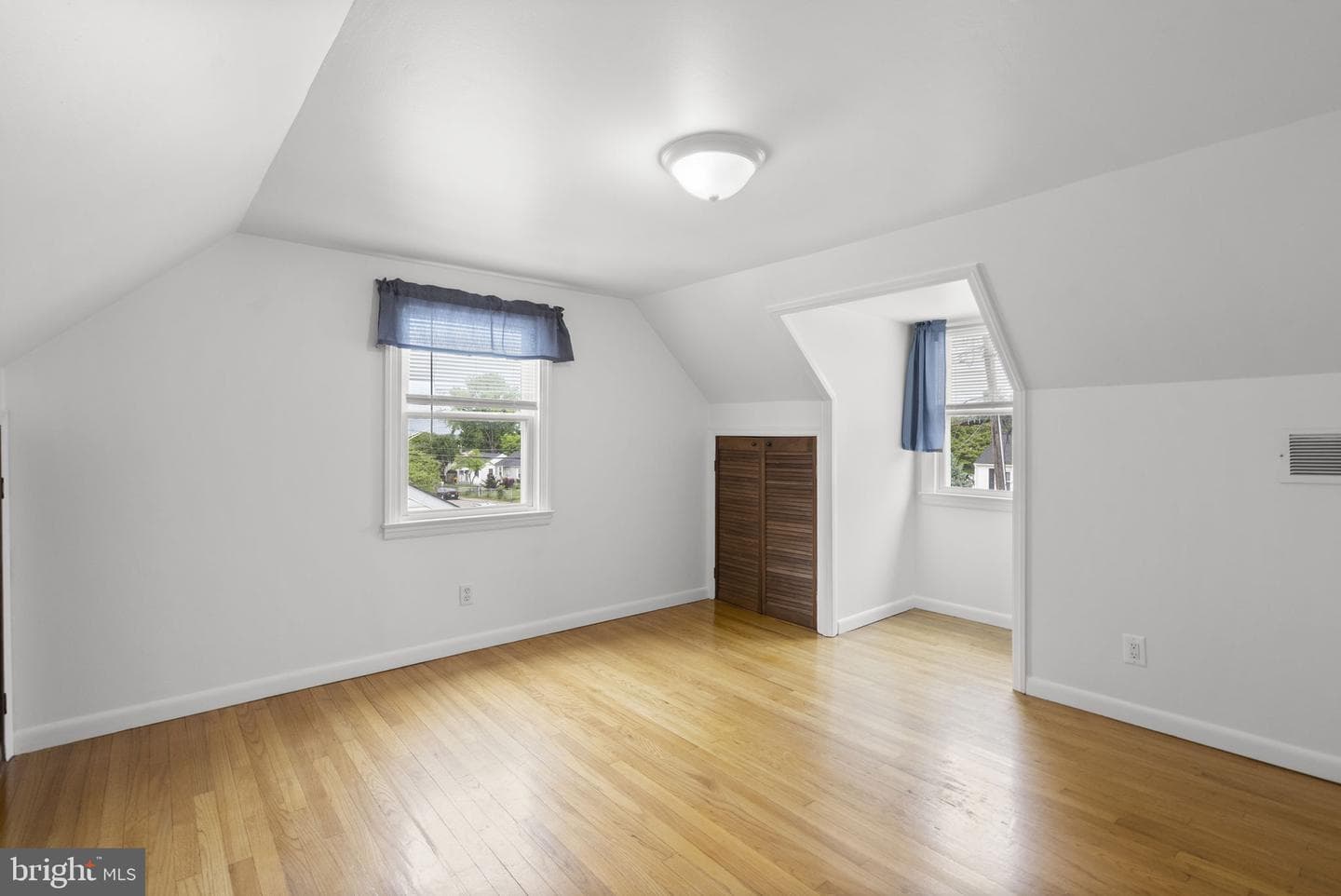306 Vernon Ave photo 28