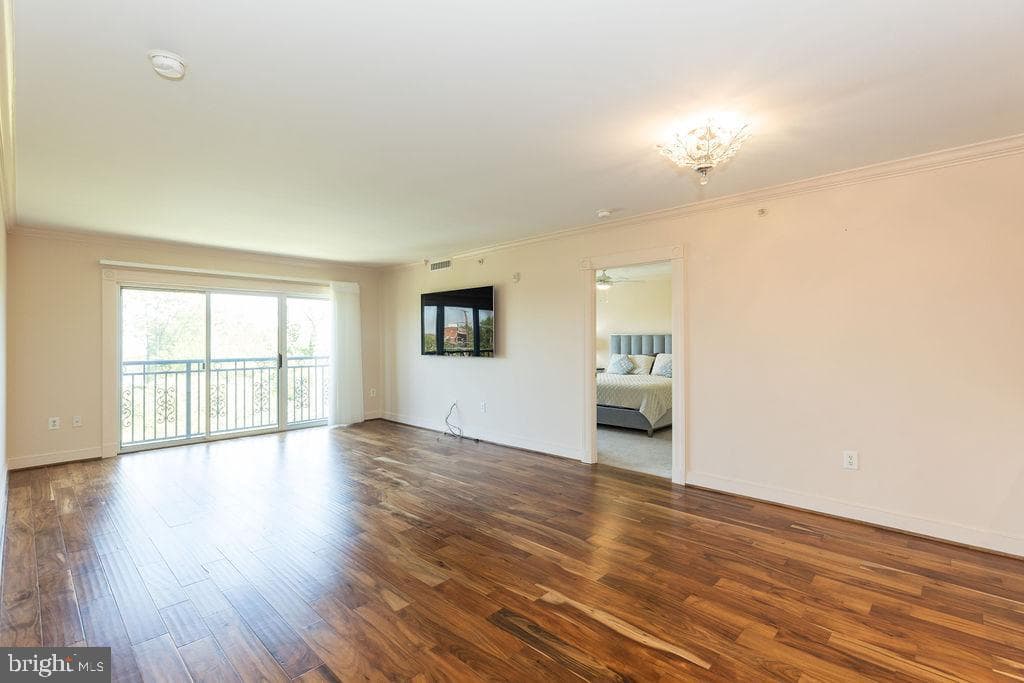 5 Park Place #527 photo 2