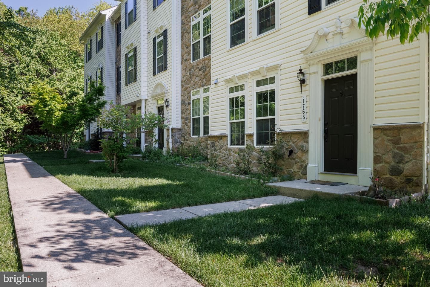 1765 Compton Court photo 3