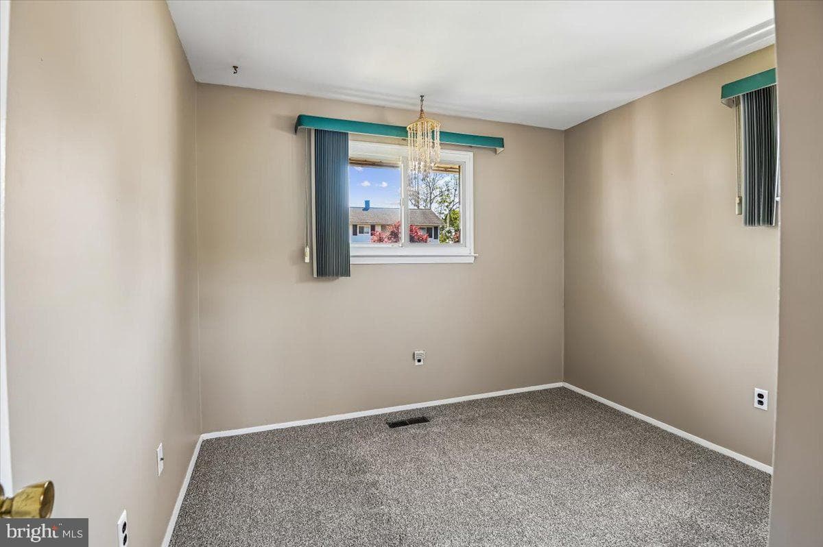 582 Nolview Court photo 15