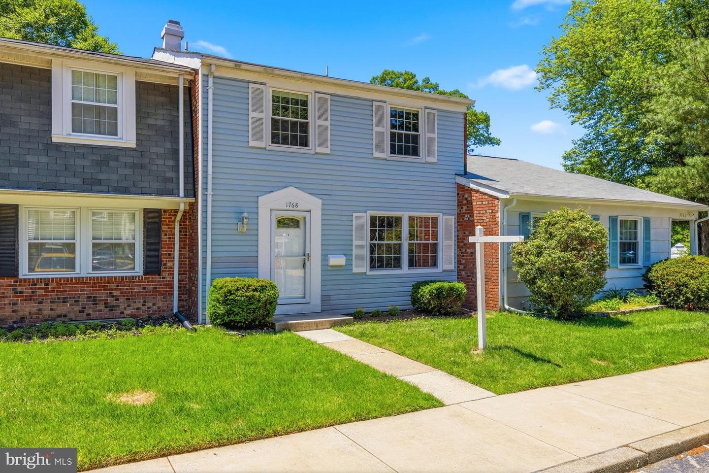 1768 Farmington Ct photo 2