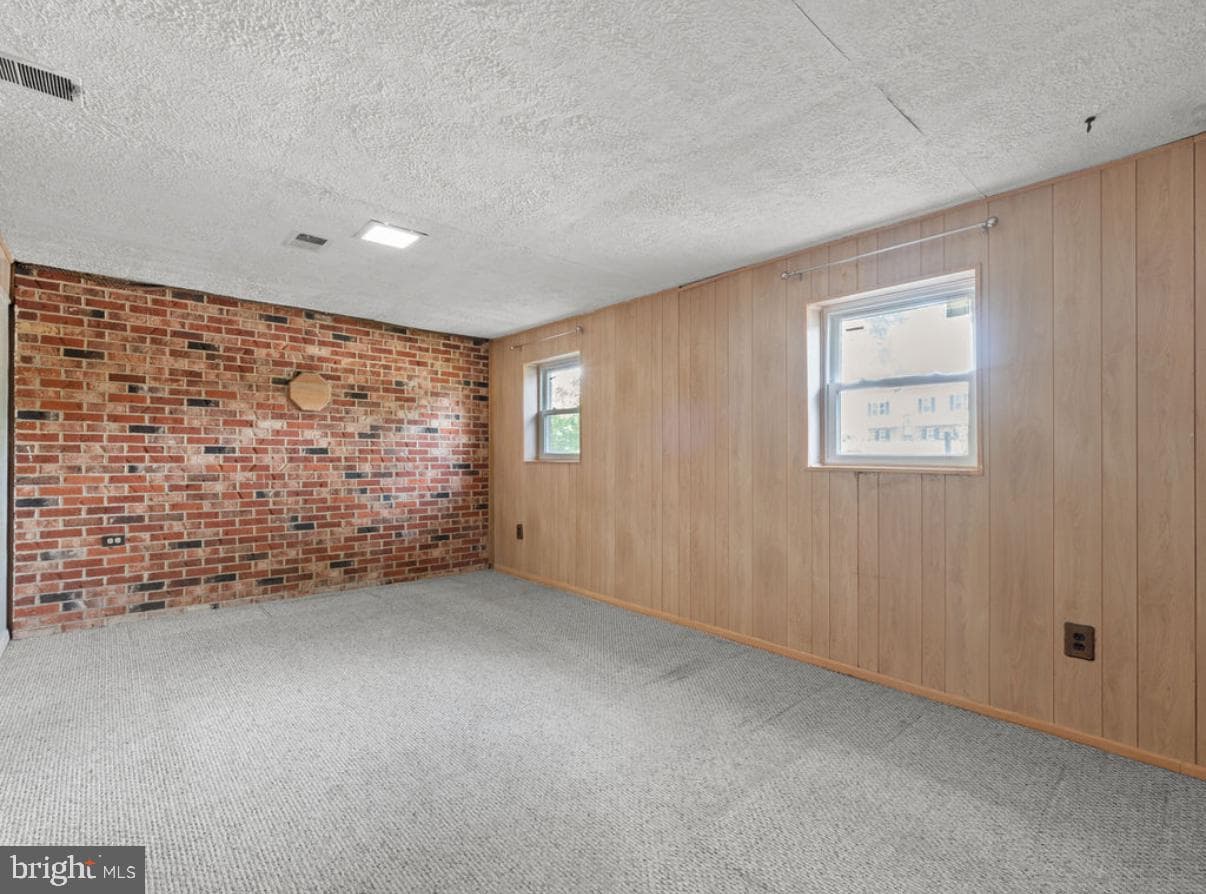 8015 Cross Creek Drive photo 21