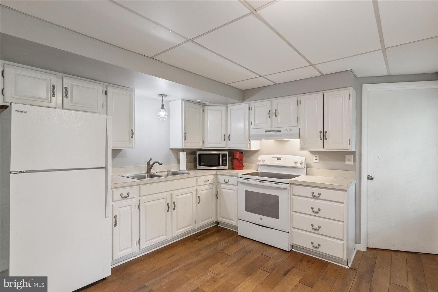 8391 Piping Rock Court photo 40