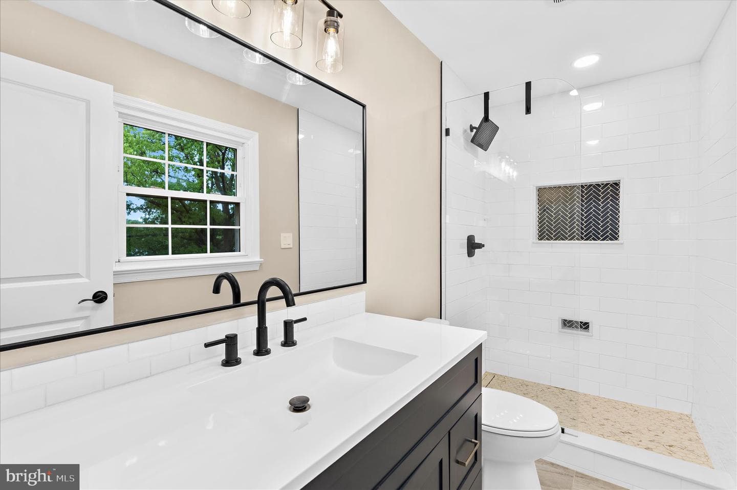 748 Evergreen Road photo 21