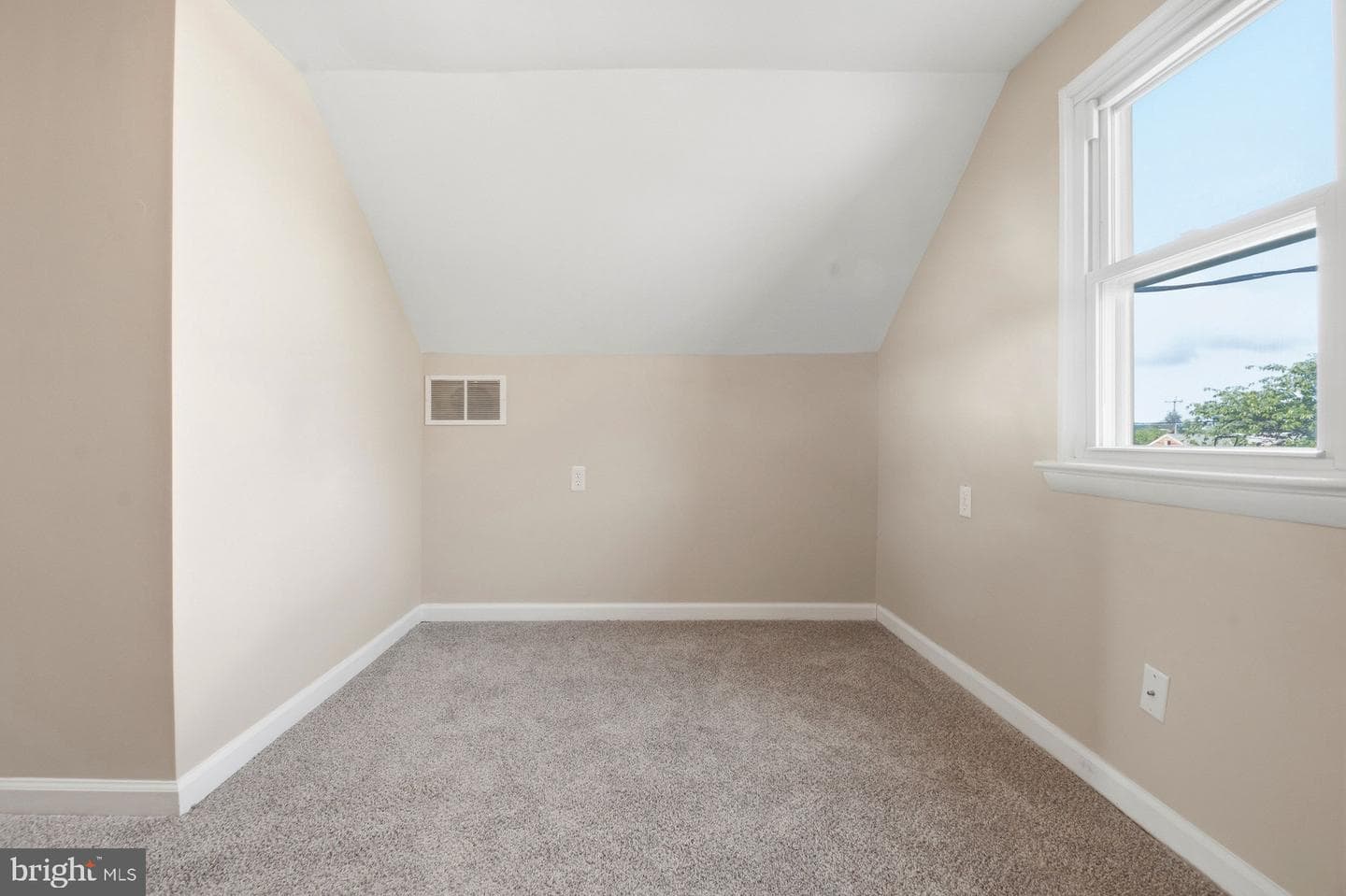 8444 Garden Road photo 18