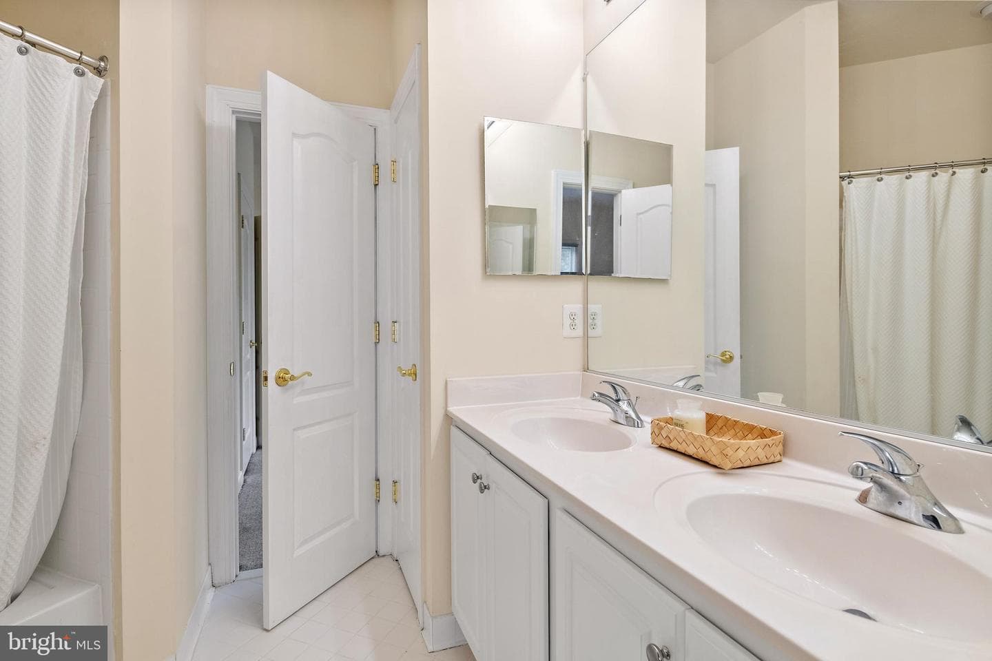 704 Caleb Ln photo 25