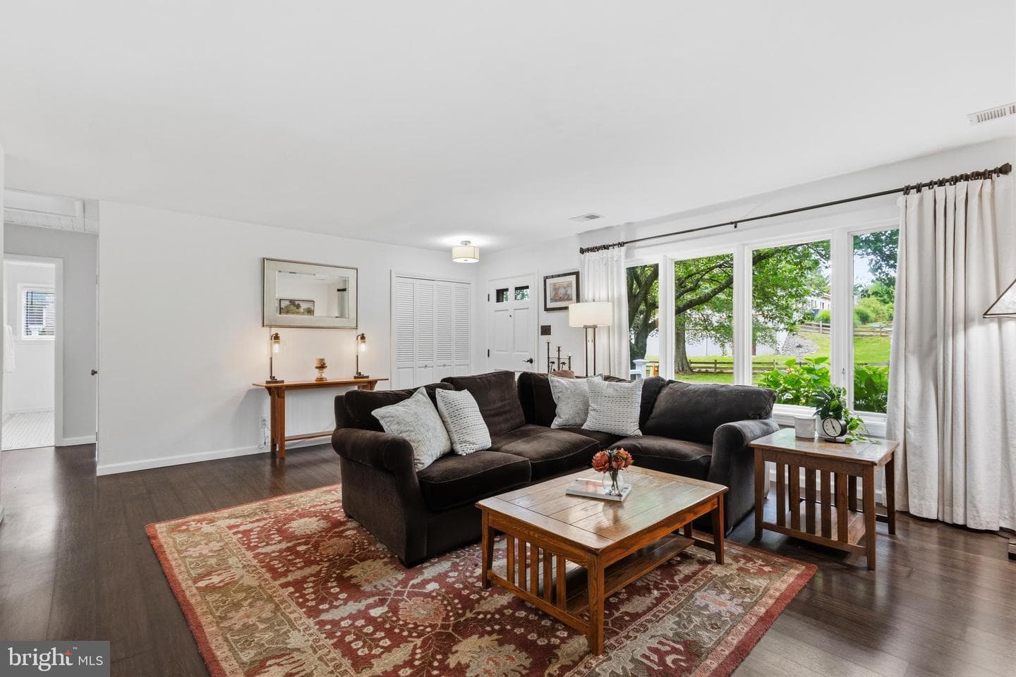 105 Mansion Drive photo 10