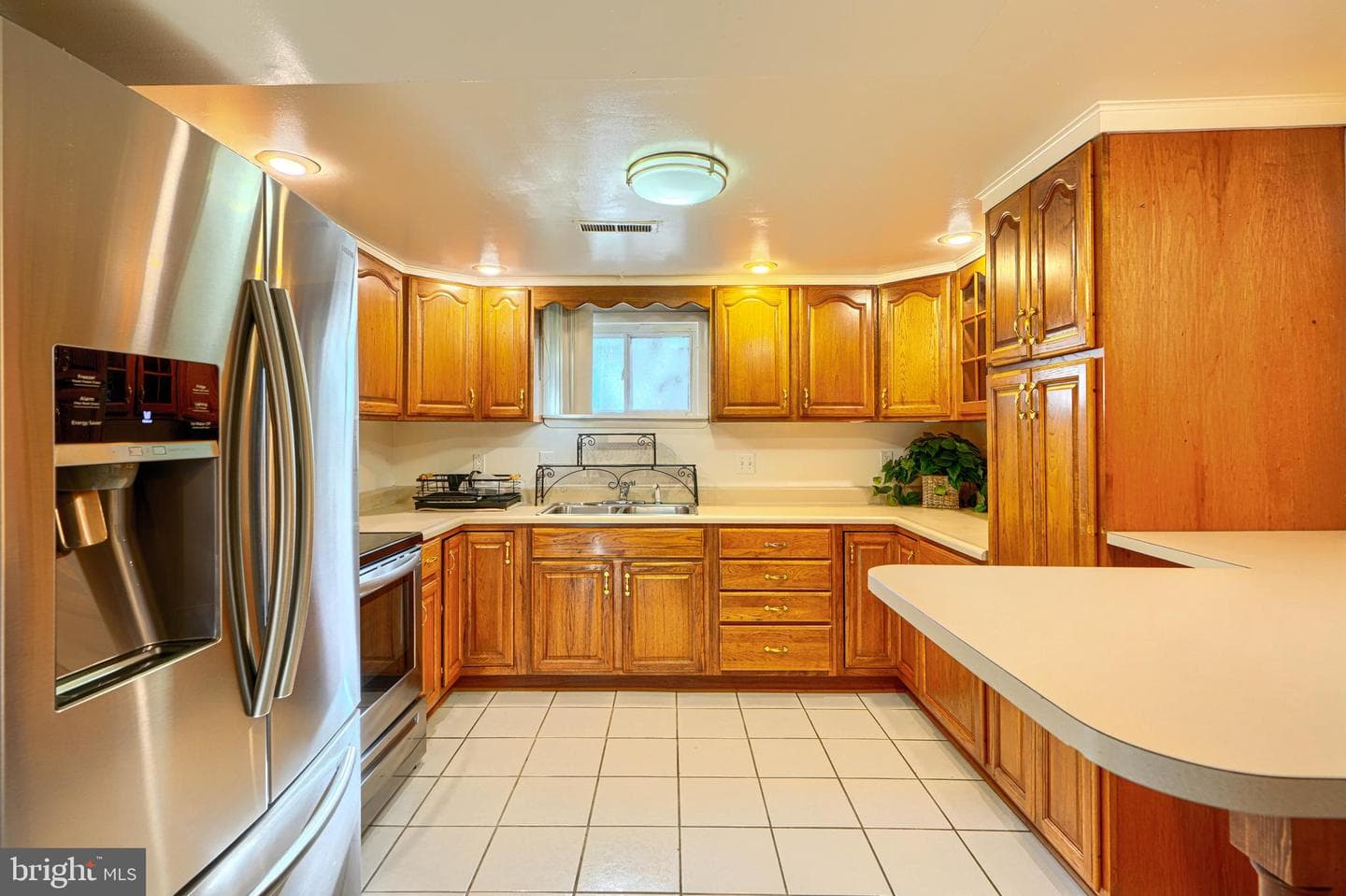 212 Evans Street photo 11