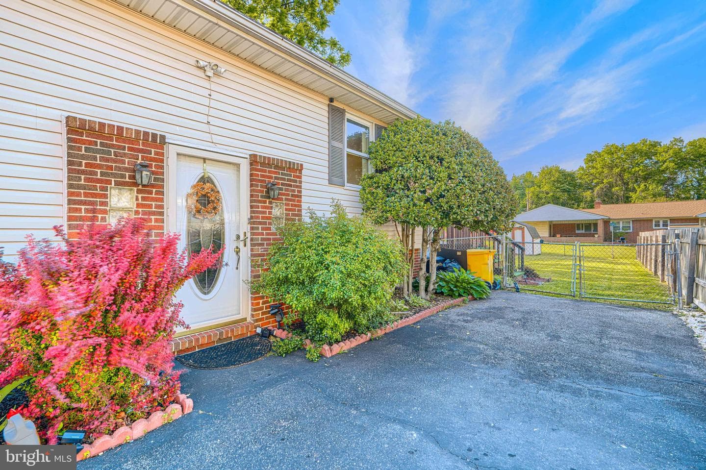 212 Evans Street photo 2