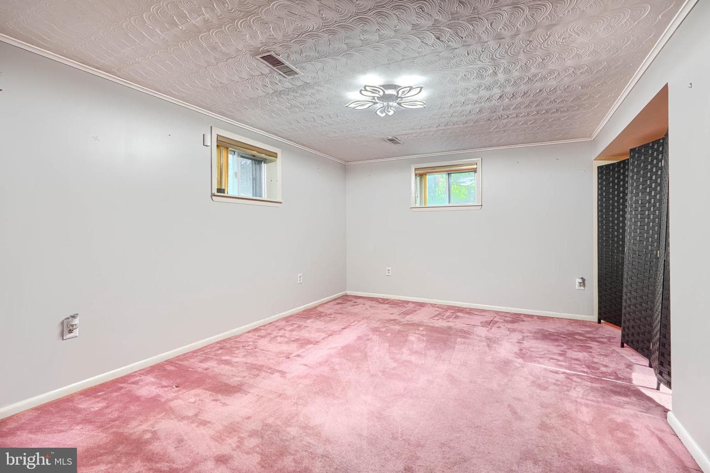 212 Evans Street photo 28