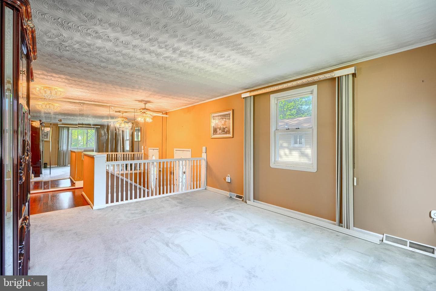212 Evans Street photo 8
