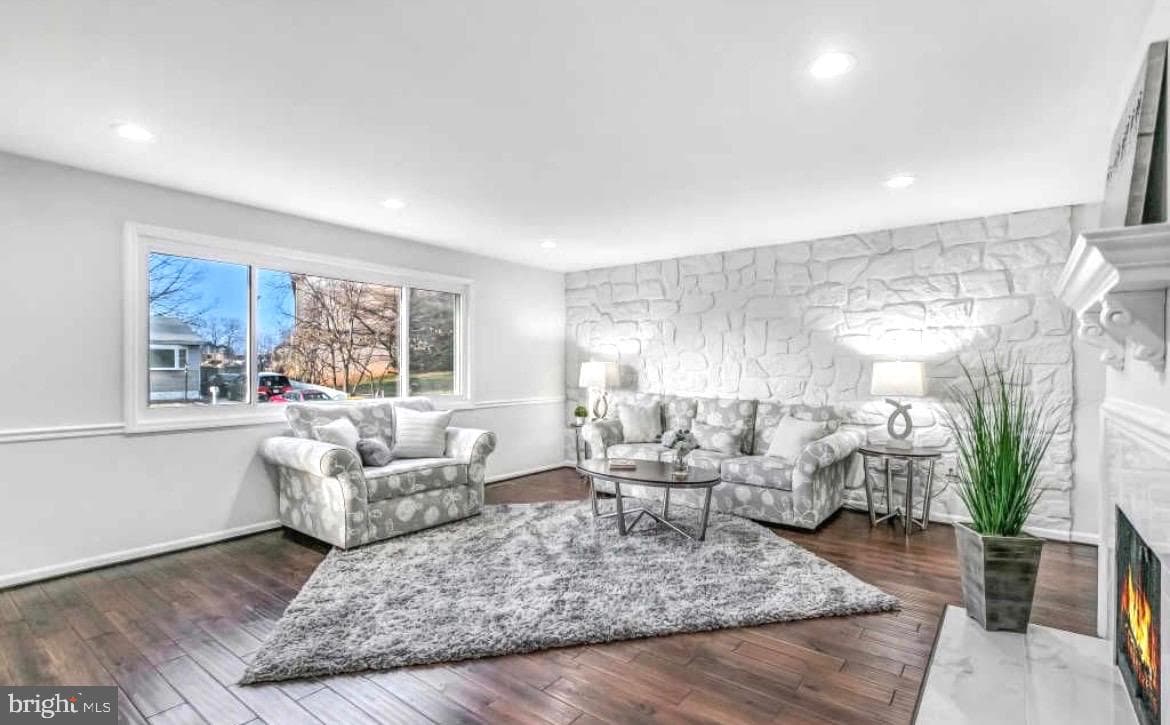 227 Easton S photo 6