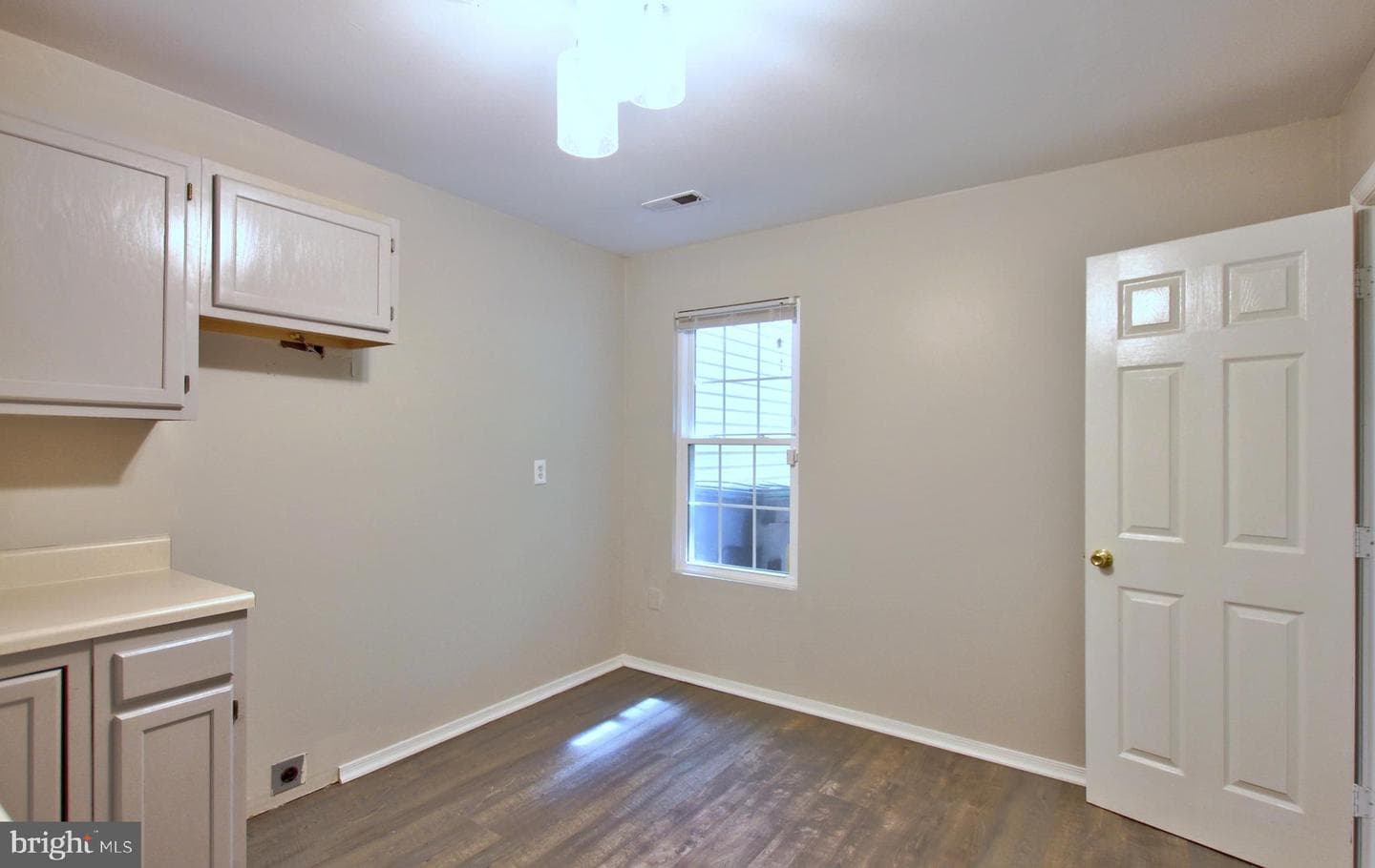2244 Commissary Circle photo 34