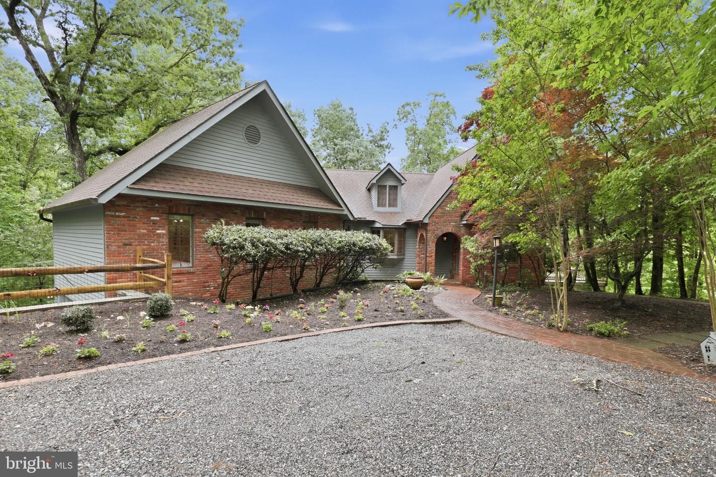 2809 Clove Lane photo 1