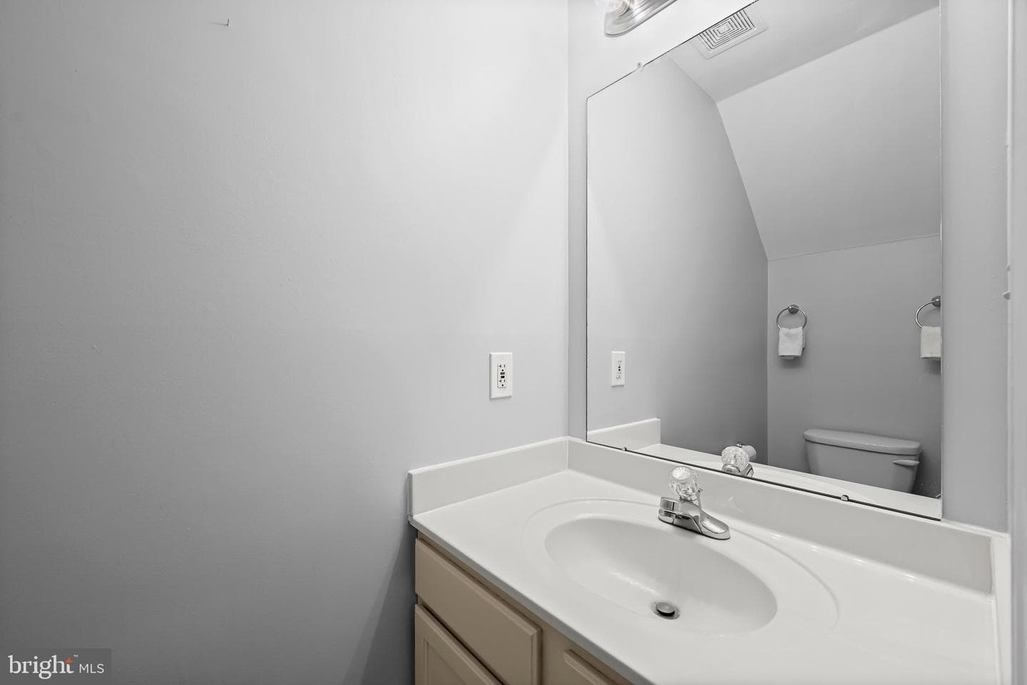 1658 Fallowfield Court photo 12