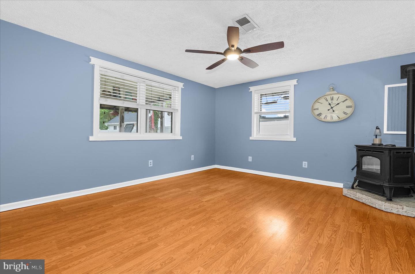 16 Virginia Avenue photo 19