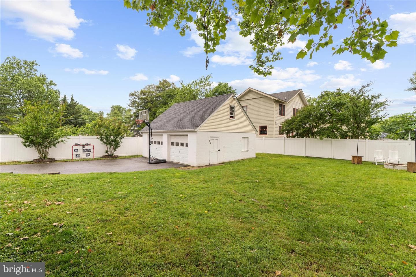 16 Virginia Avenue photo 37