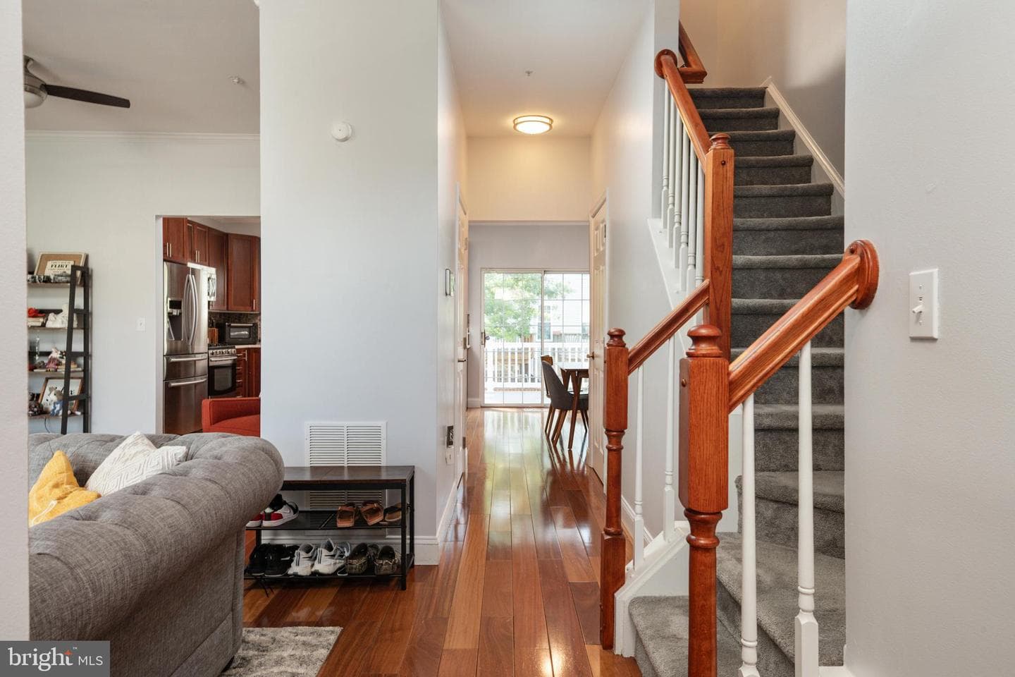 2333 Manomet Court photo 4