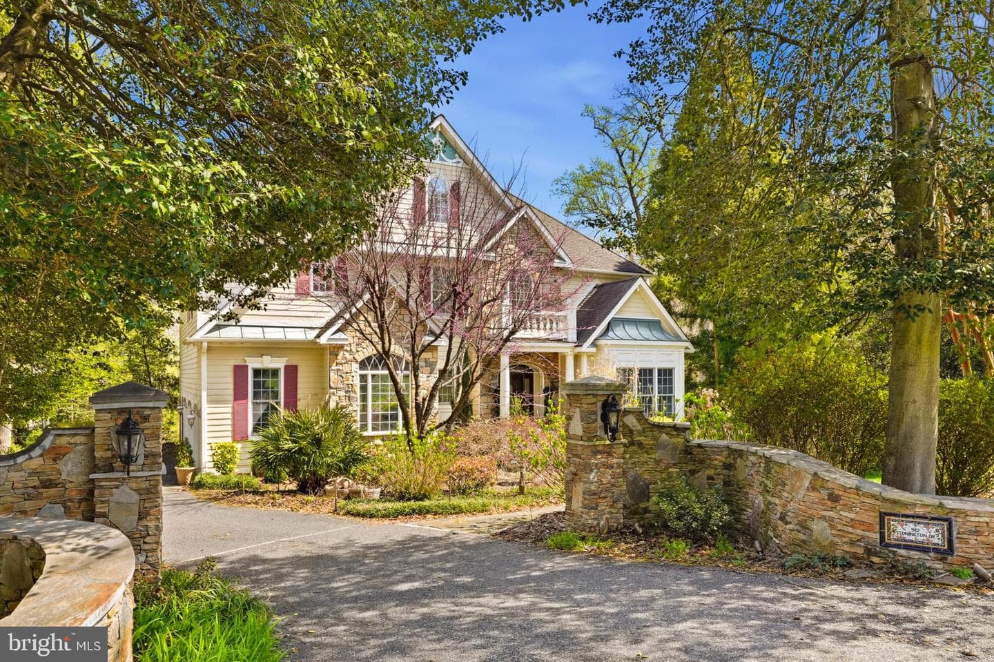 982 Stonington Drive photo 90