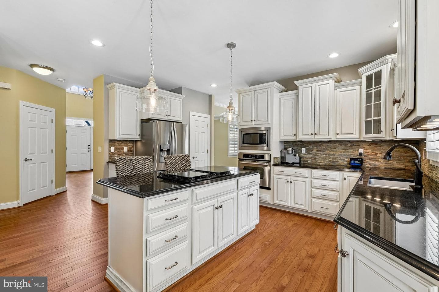 779 Olivia Way photo 4
