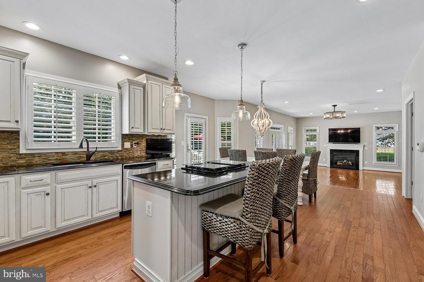 779 Olivia Way photo 5