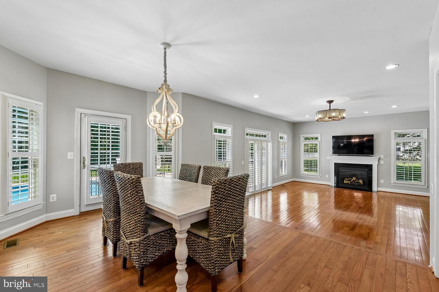 779 Olivia Way photo 8