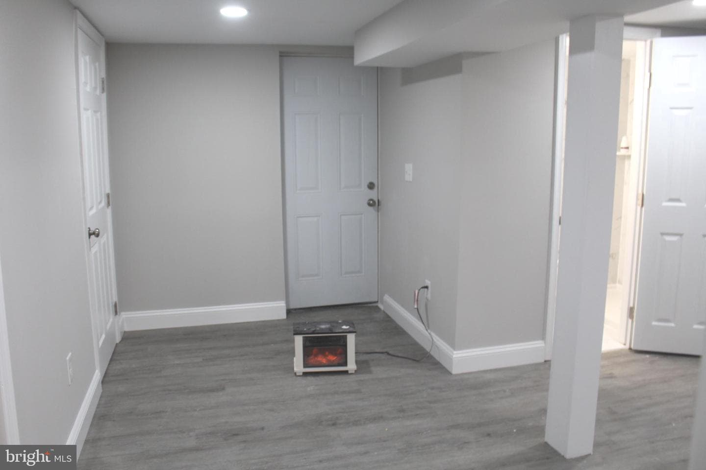 7967 Foster Avenue photo 28