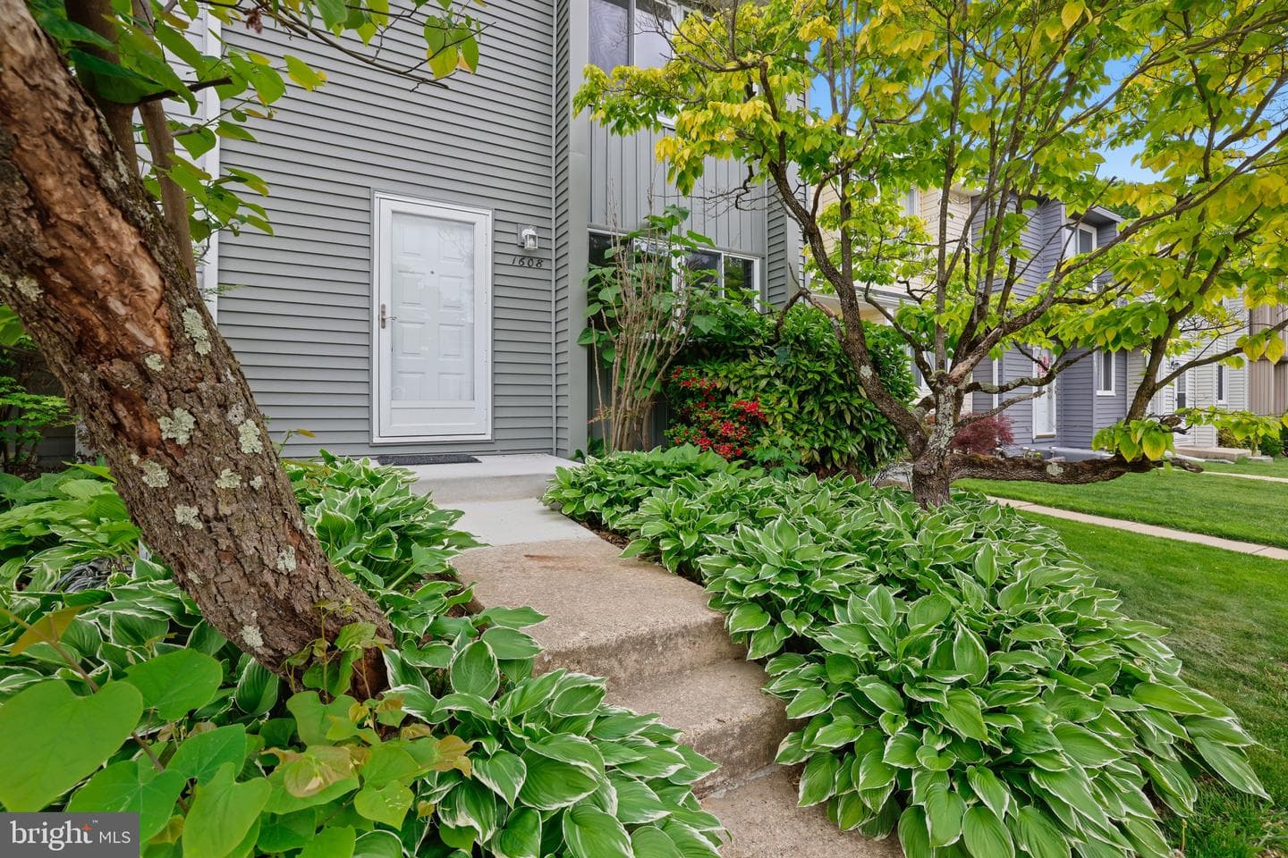 1608 Woodtree Court W