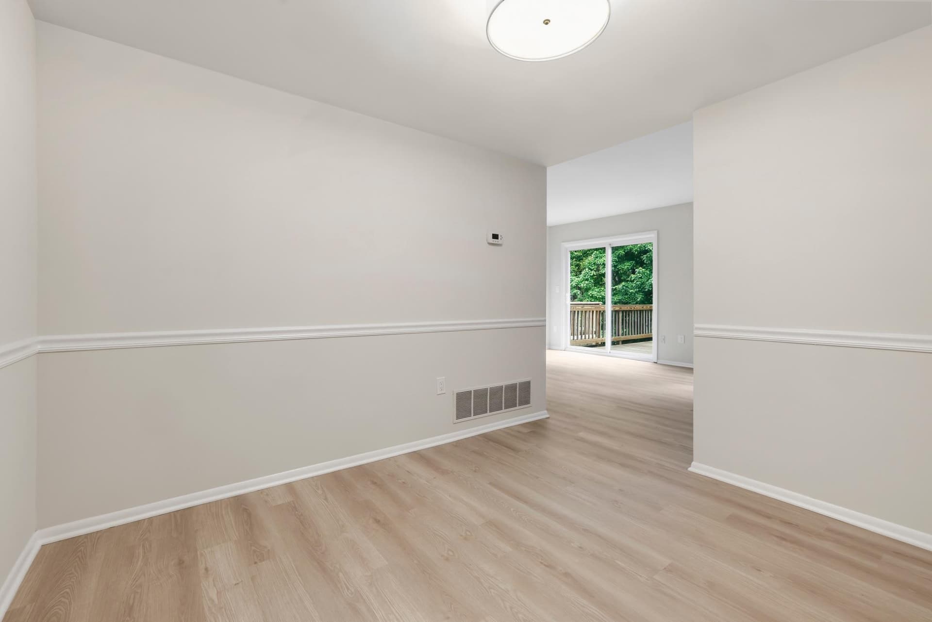 1608 Woodtree Court W photo 7
