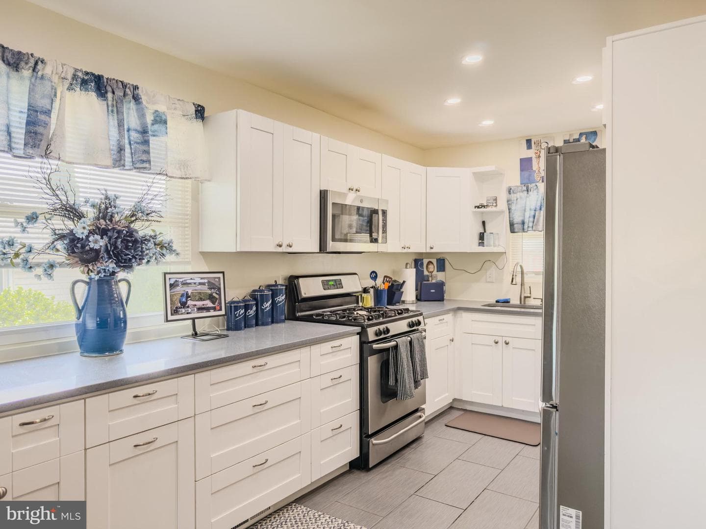 292 Mackintosh Drive photo 10