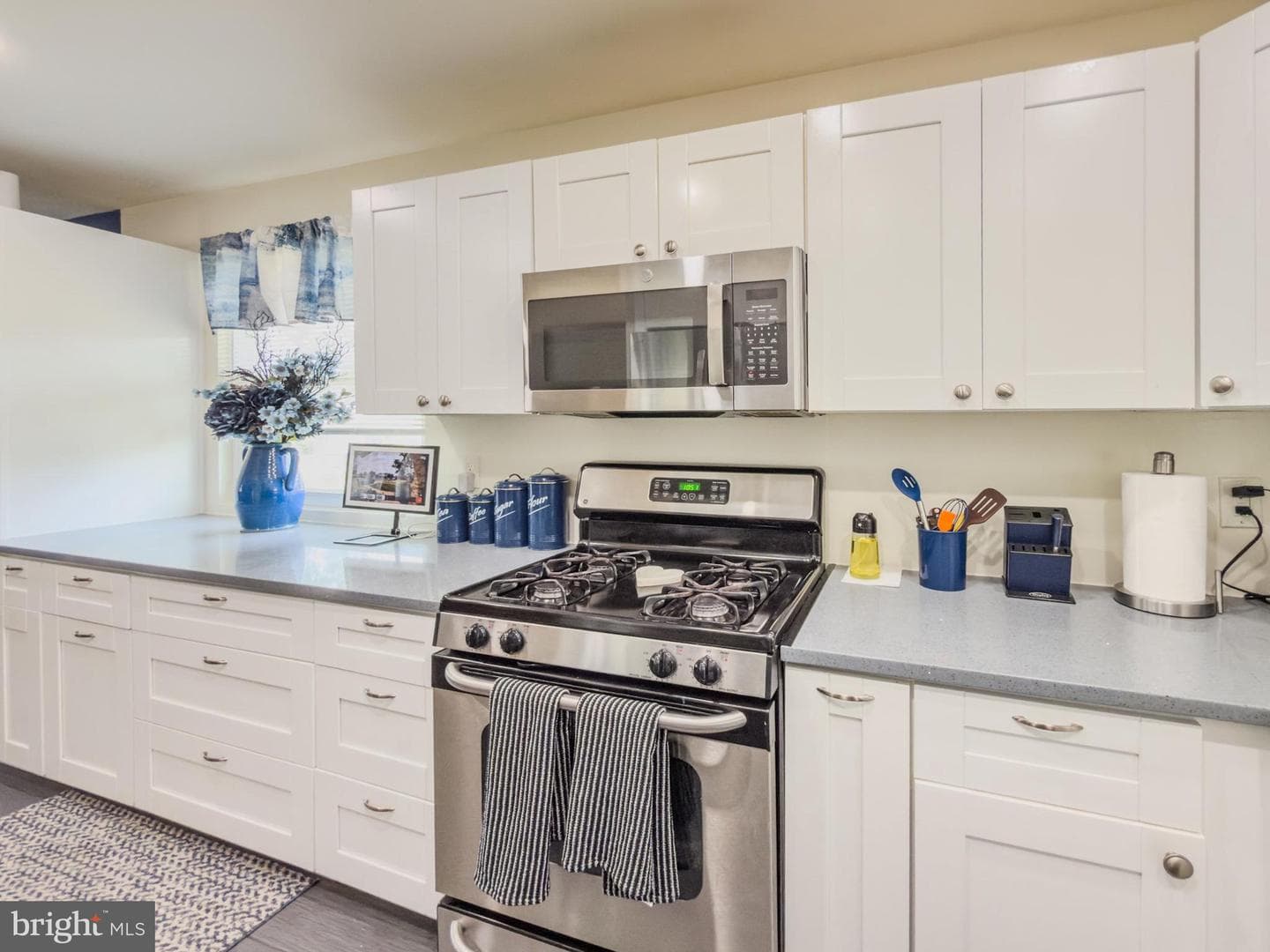 292 Mackintosh Drive photo 12