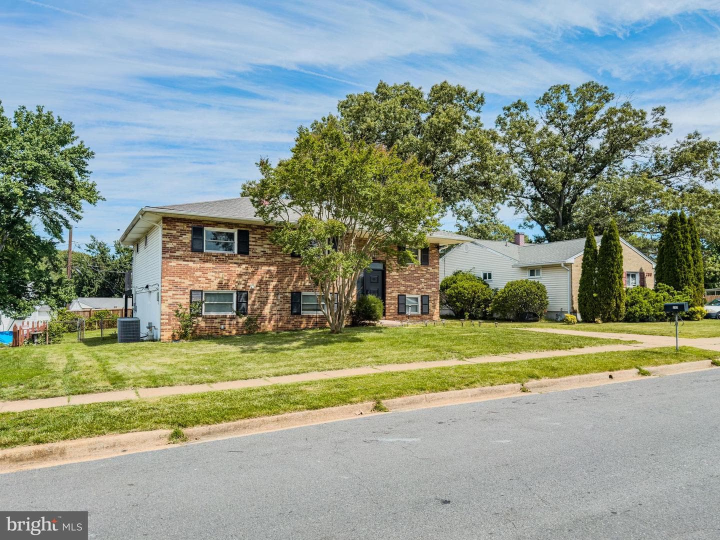 292 Mackintosh Drive photo 4