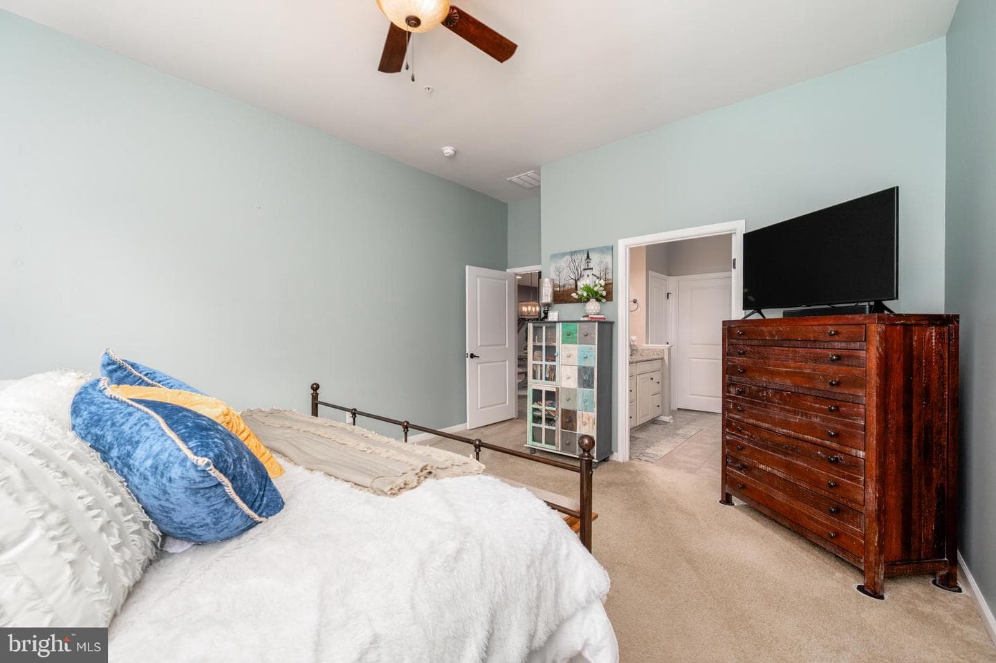8323 Pondview Drive photo 22