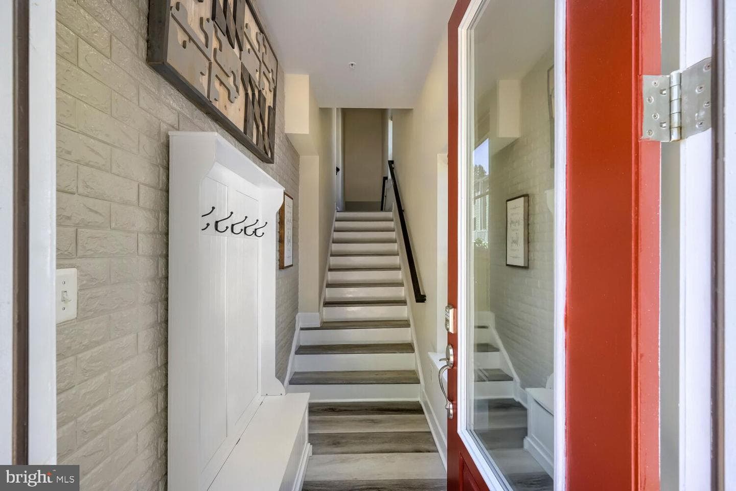 1258 Hickory Hill Circle photo 4