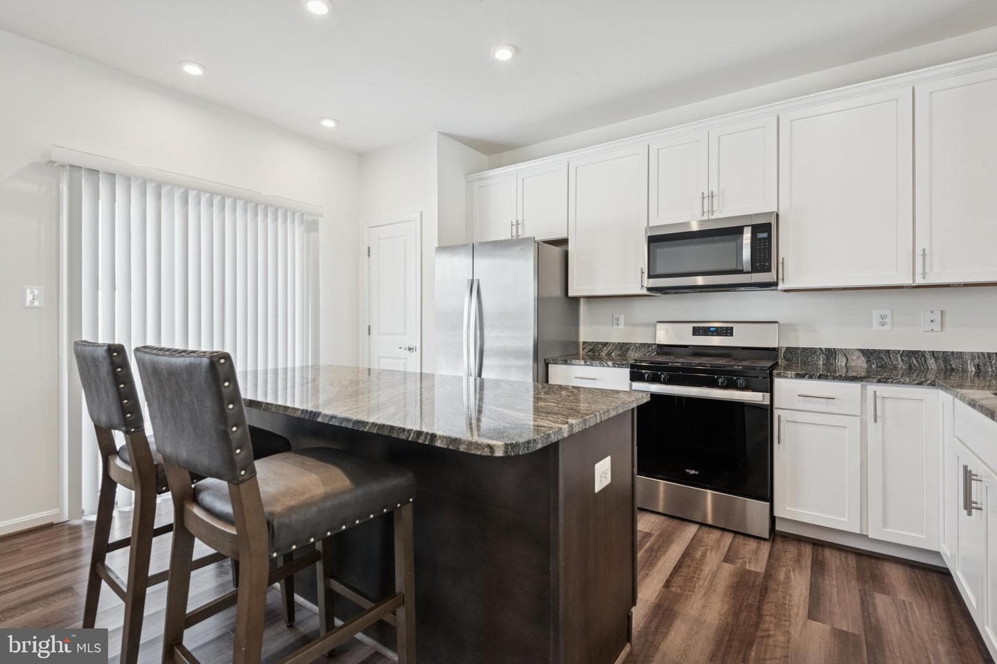 7825 Wolf Run Lane photo 3