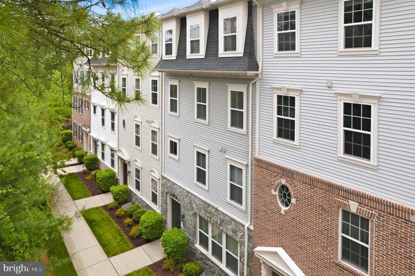 1717 Fieldstone Ct # 8 photo 1