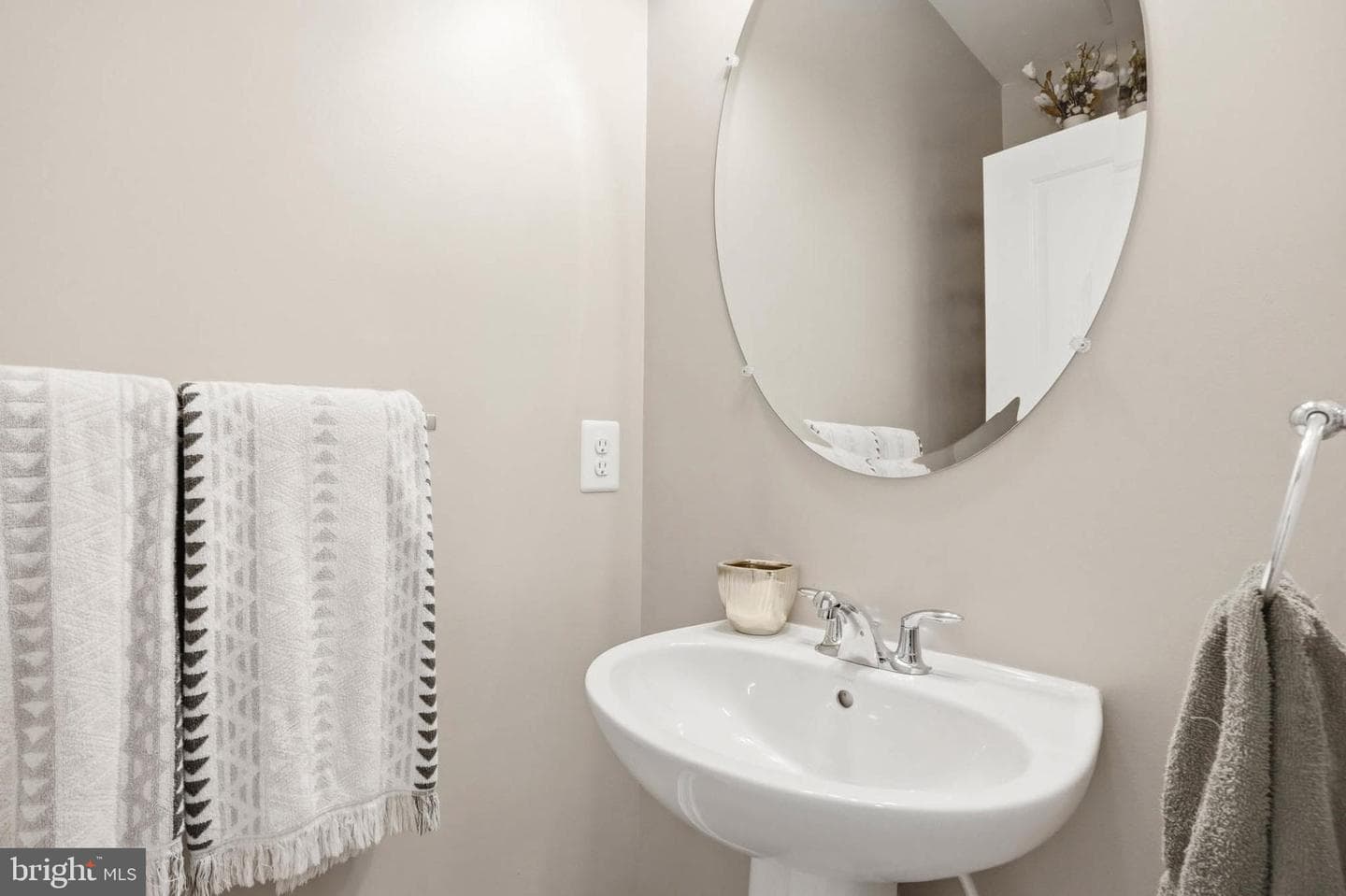 1717 Fieldstone Ct # 8 photo 17