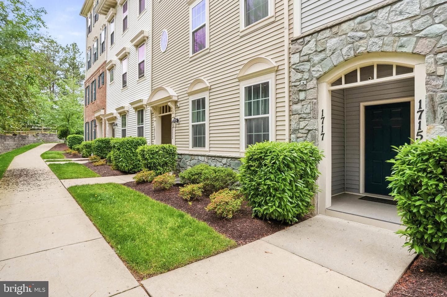 1717 Fieldstone Ct # 8 photo 34